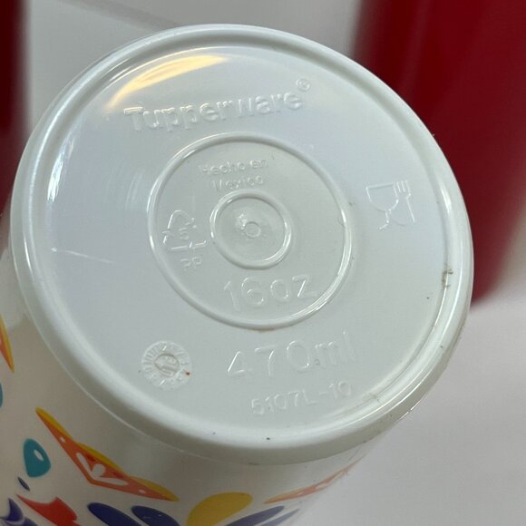 Tupperware 5-Piece 16 Oz Tumbler Set With Colorful Pattern & Red Plastic Cups - Picture 4 of 4